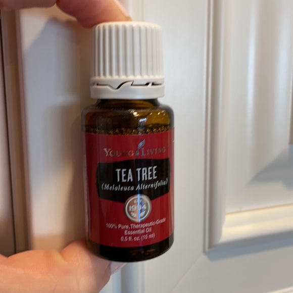 Young Living Tea Tree Oil 15ml NEW IN PACKAGE - Picture 2 of 2
